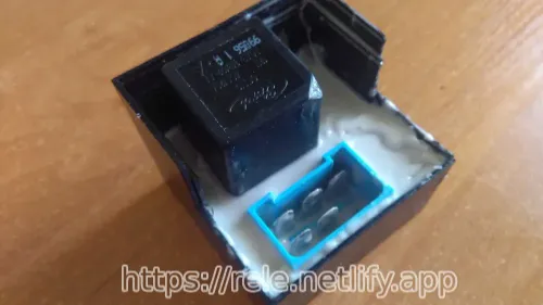 Relė Massey Ferguson D44900868