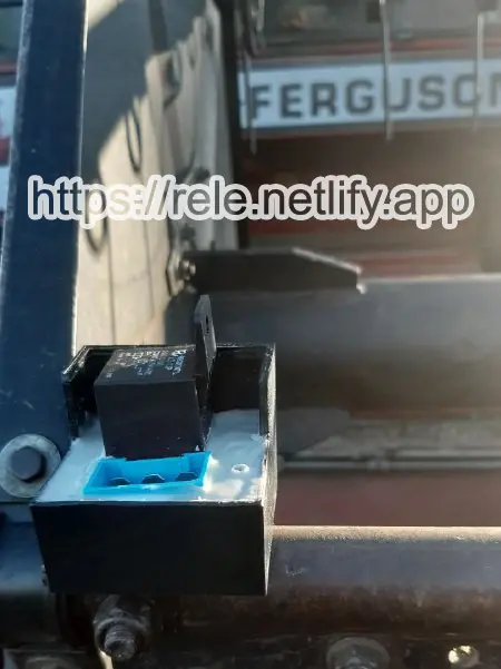 Relė Massey Ferguson 36